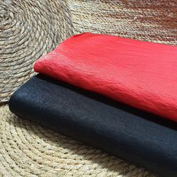 Tissu viscose polyamide noir et rouge brillant